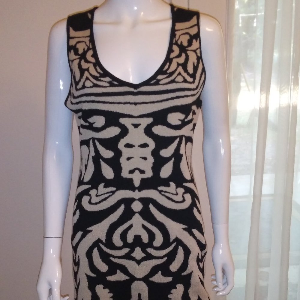 Beige and black pattern sleeveless knit dress